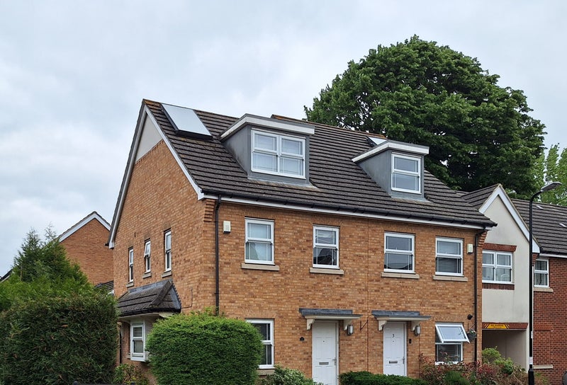 Room Swift Close in Slough