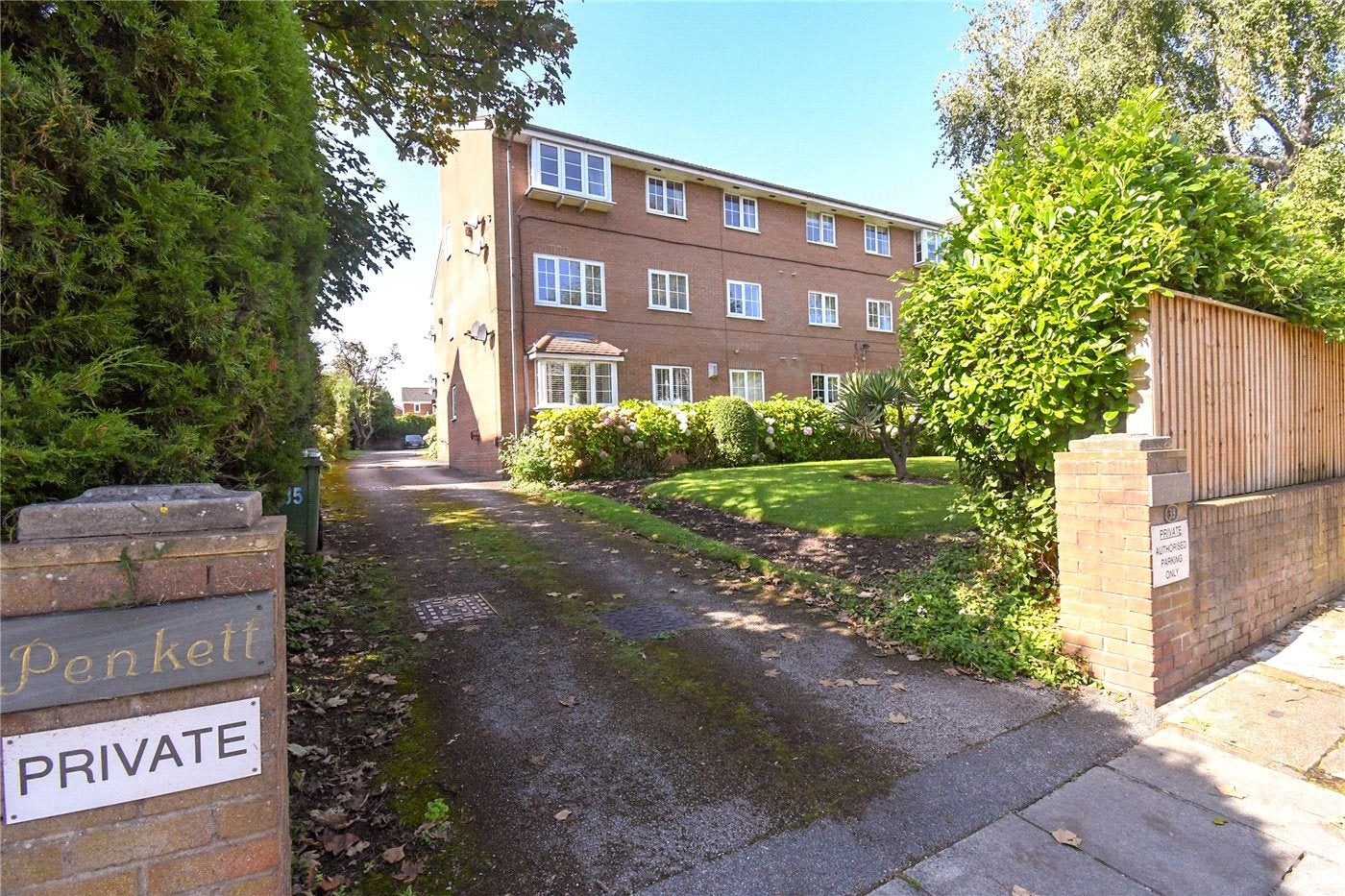 Flat Withens Lane in Wallasey