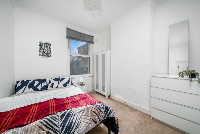 Room Ventnor Road in Greater London