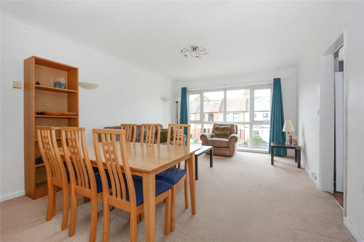 Flat Shernhall Street in Greater London
