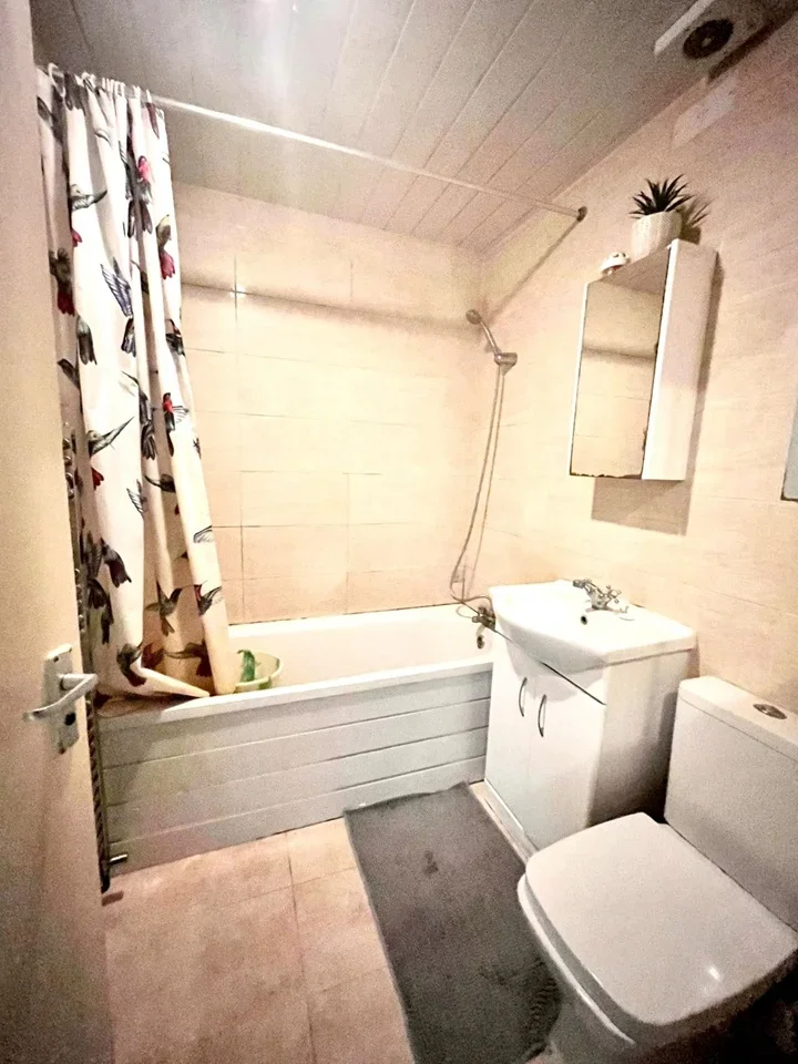 House Gallon Close in Greater London