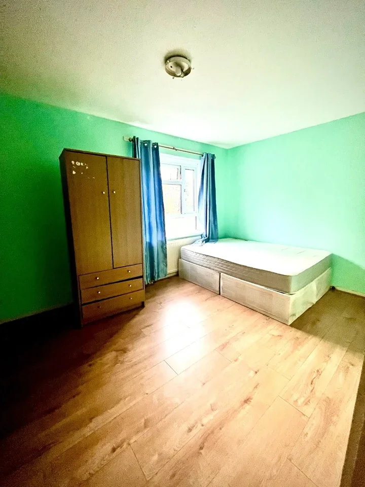 House Gallon Close in Greater London