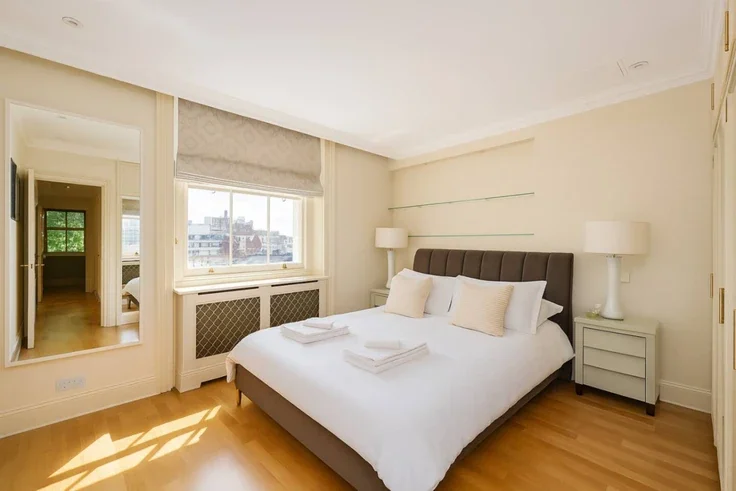 Flat Rutland Gate in City of Westminster