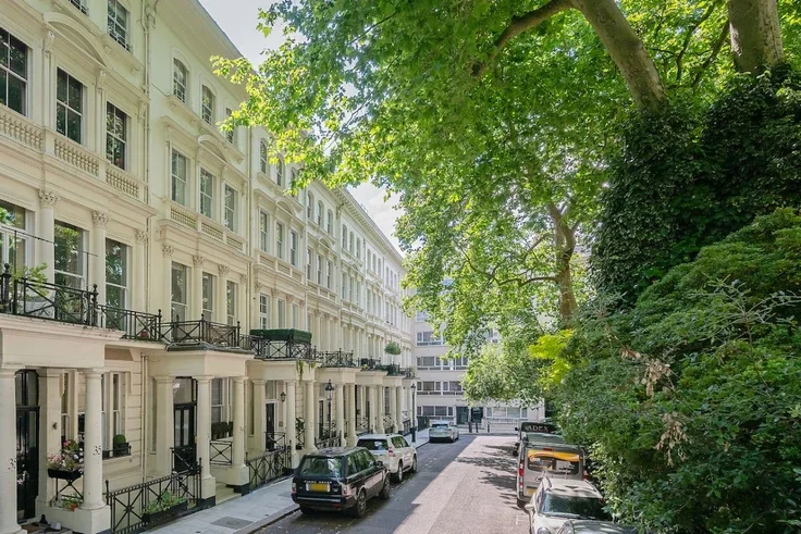 Flat Rutland Gate in City of Westminster