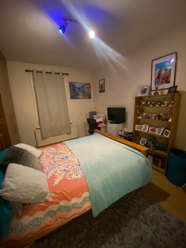 Room Brundretts Road in Manchester