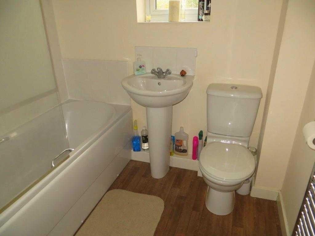 Flat Stackyard Close in Leicester Forest East
