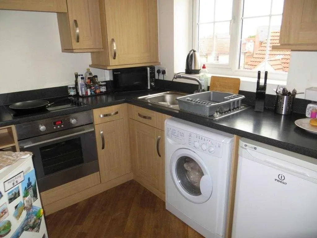 Flat Stackyard Close in Leicester Forest East