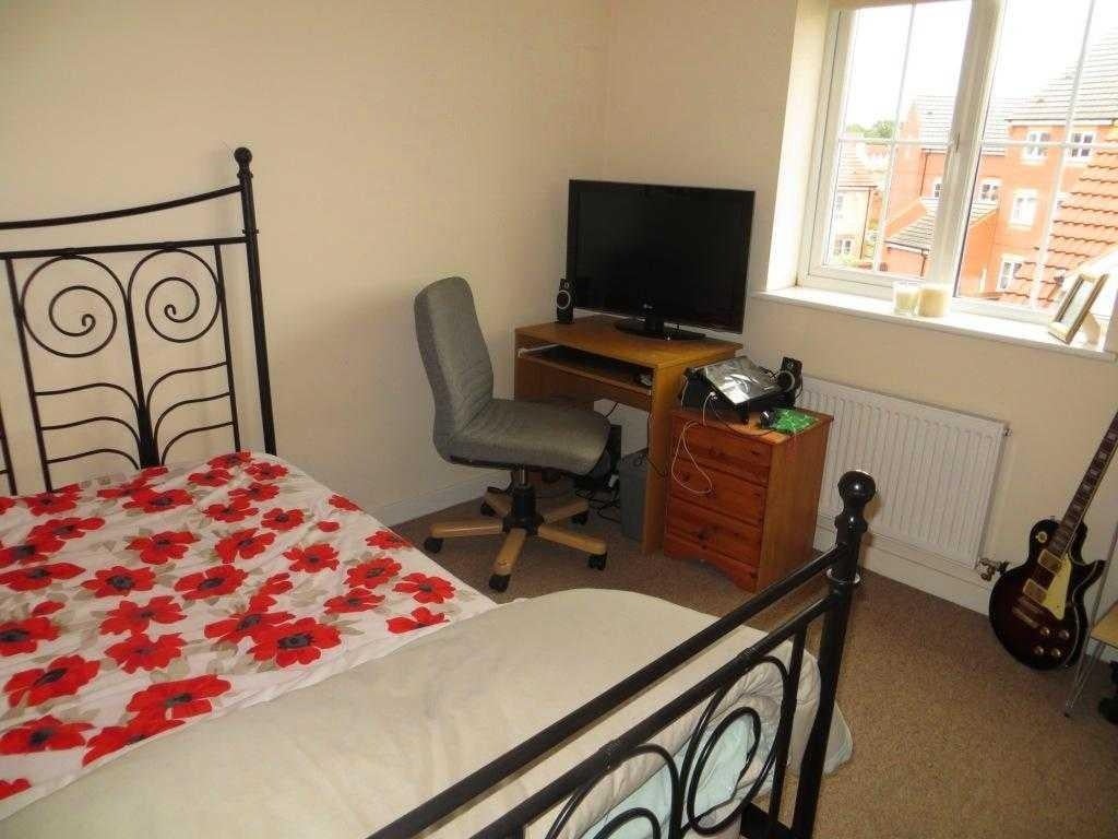 Flat Stackyard Close in Leicester Forest East