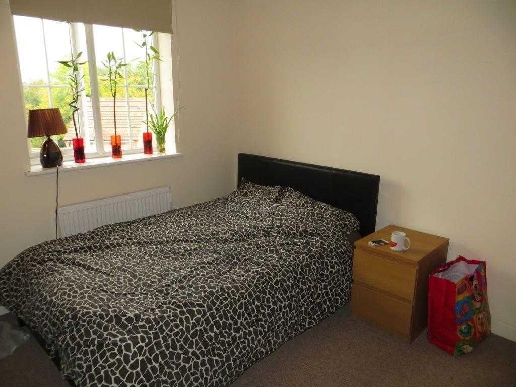 Flat Stackyard Close in Leicester Forest East