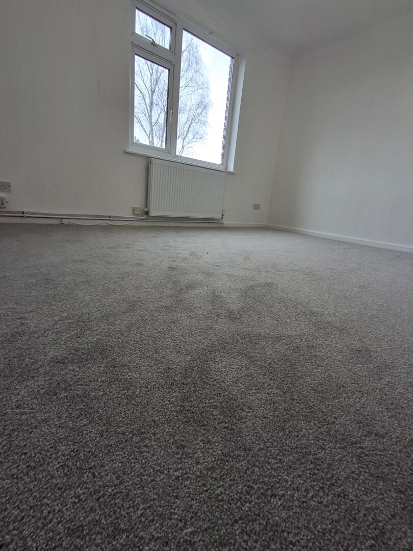 Flat Deercote in Telford