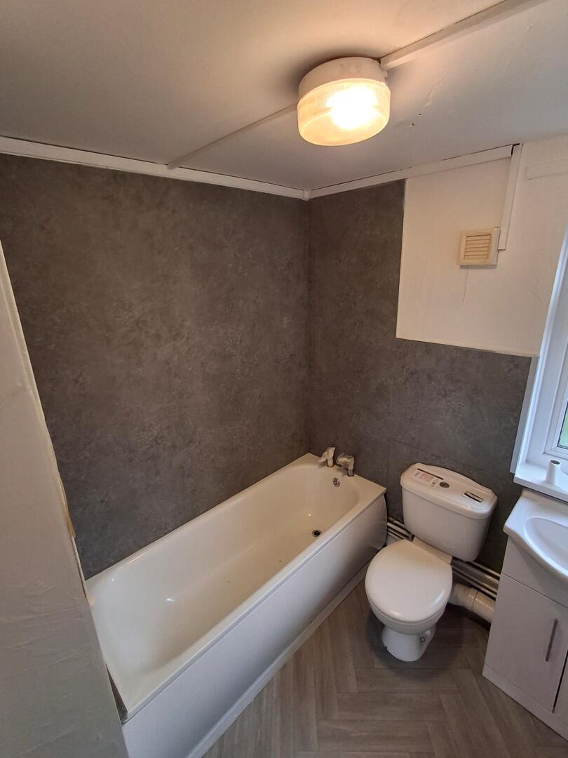 Flat Deercote in Telford