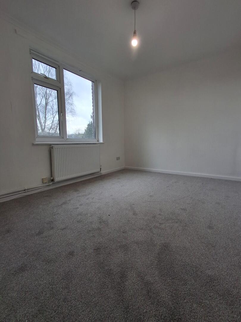 Flat Deercote in Telford
