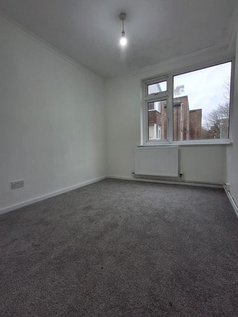 Flat Deercote in Telford