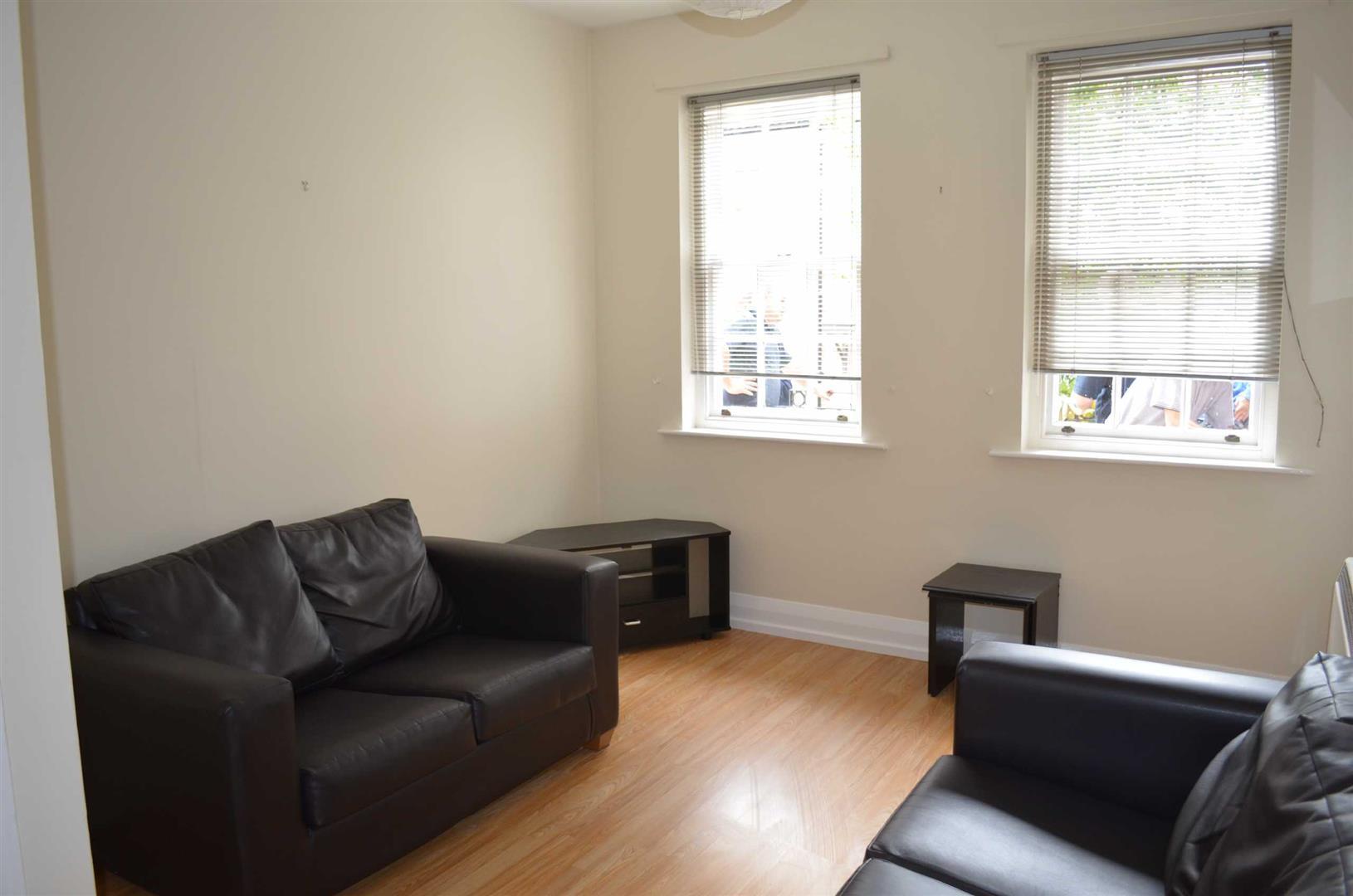 Flat Percy Street in Newcastle upon Tyne