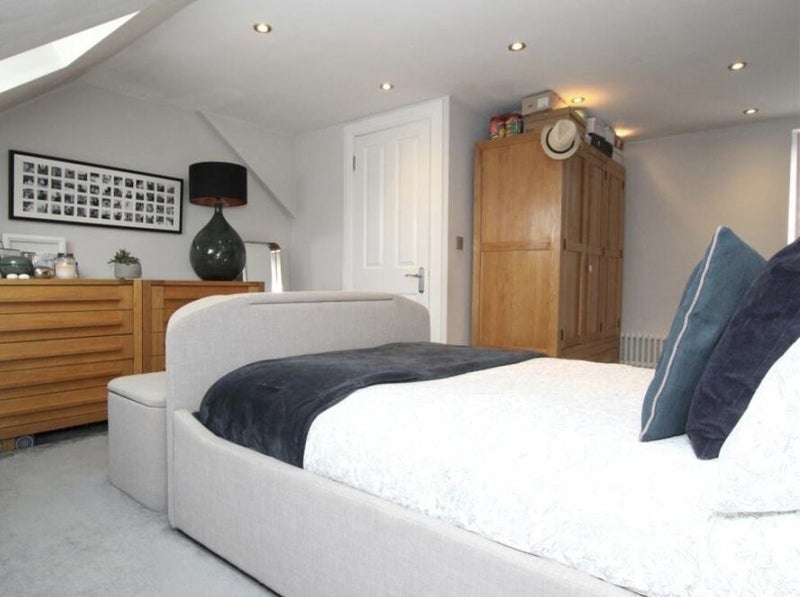Room Burwash Road in Greater London