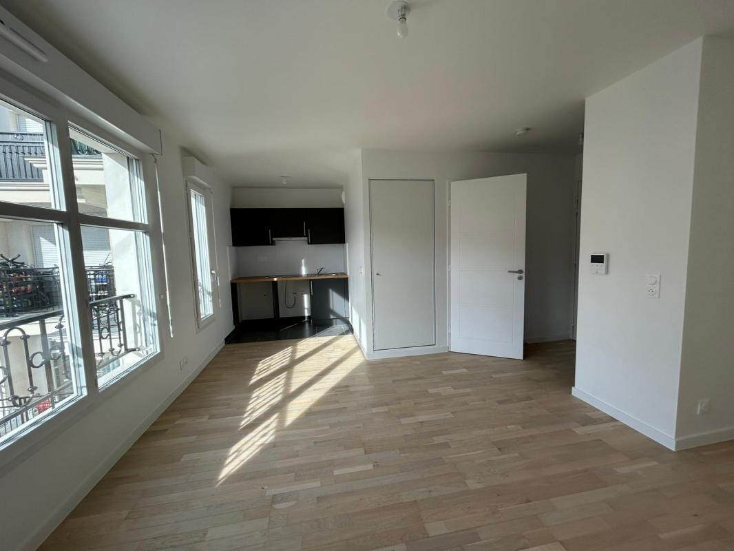 Flat Rue Aristide Briand / Rue Paul et Camille Thomoux in Villemomble