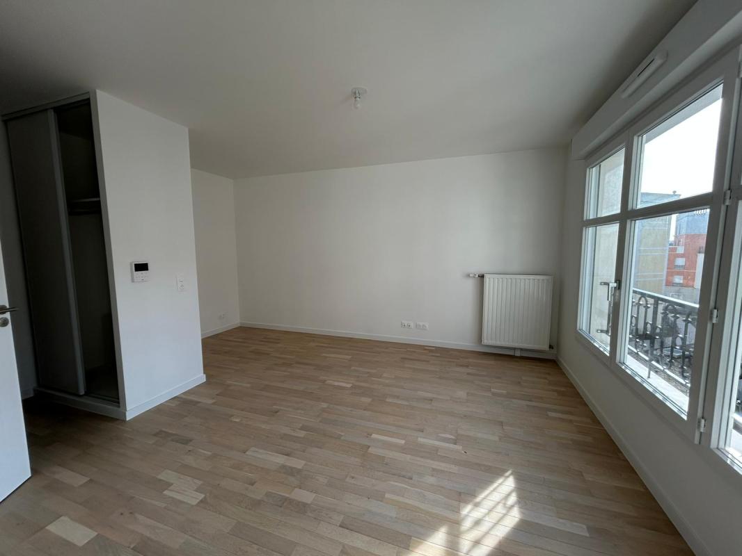 Flat Rue Aristide Briand / Rue Paul et Camille Thomoux in Villemomble