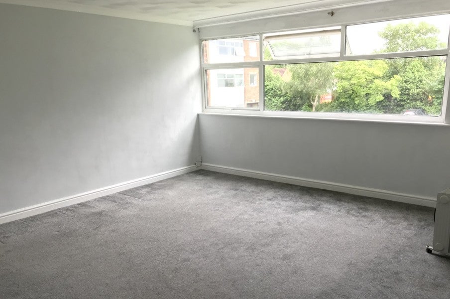 Flat Chertsey Road in Borough of Runnymede