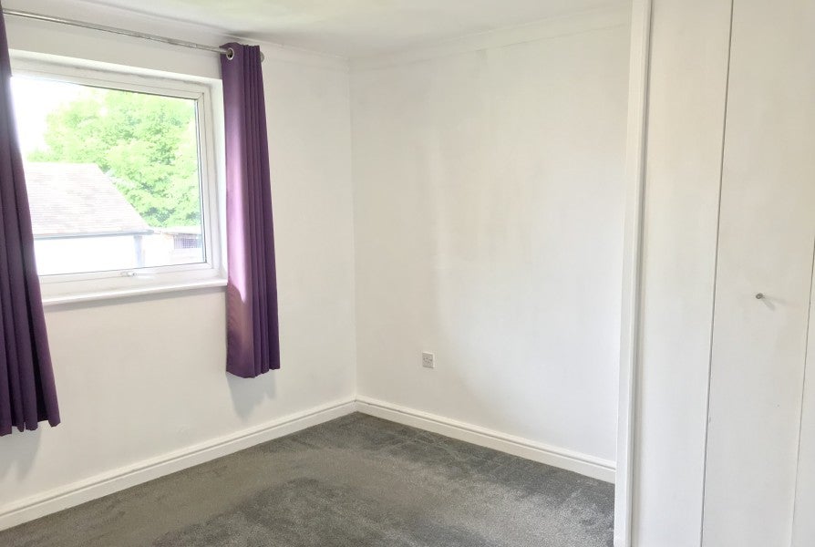 Flat Chertsey Road in Borough of Runnymede