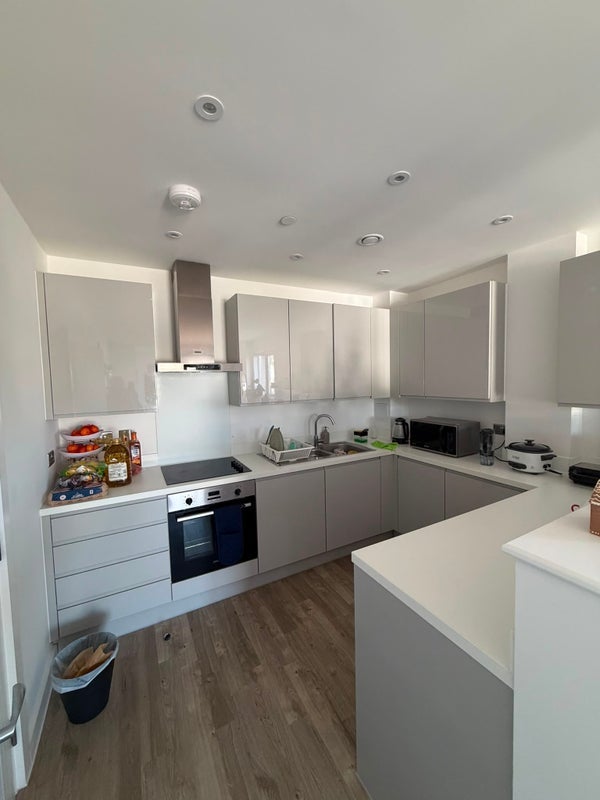 Room Brighton Road in Greater London