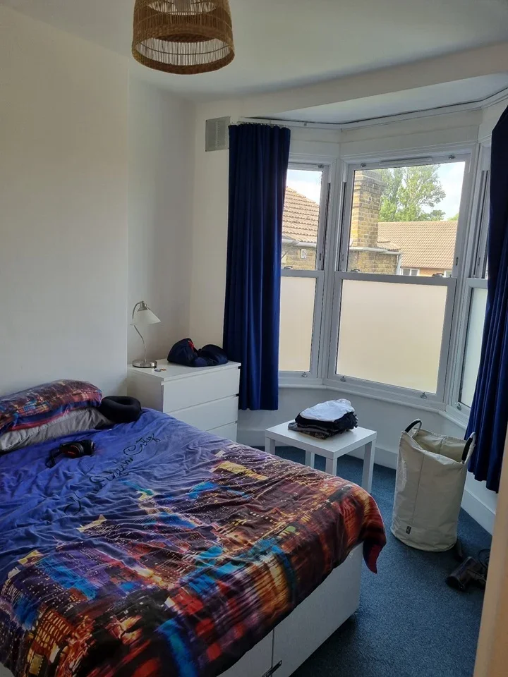 Flat St Asaph Road in Greater London
