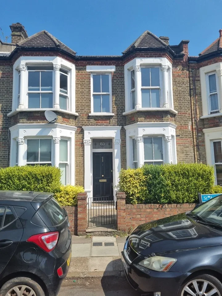 Flat St Asaph Road in Greater London