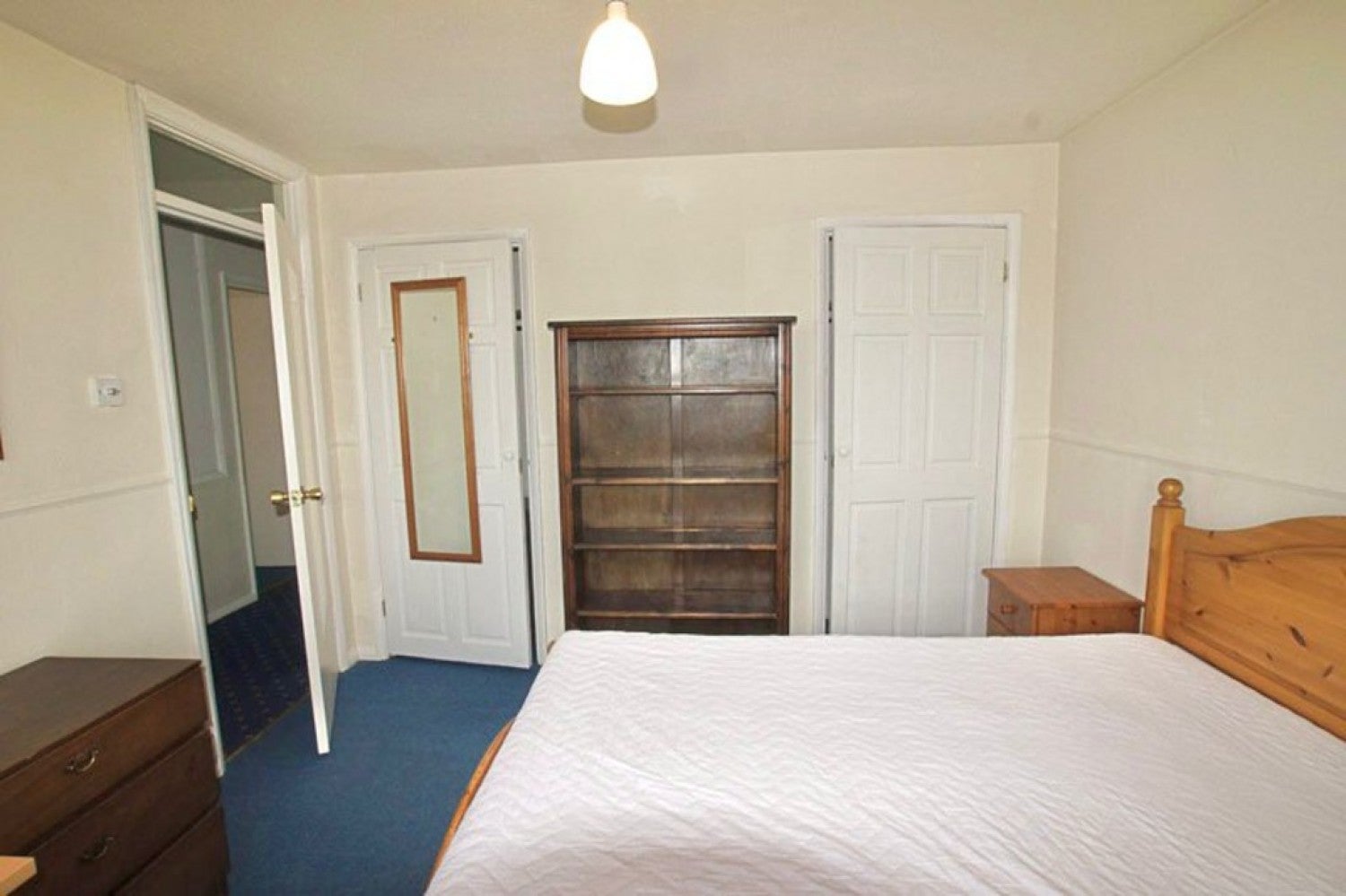 Room The Valley in Winchester