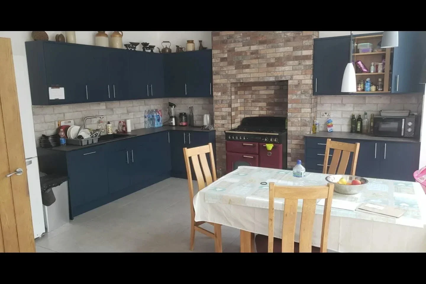 Room Southmead Road in Bristol