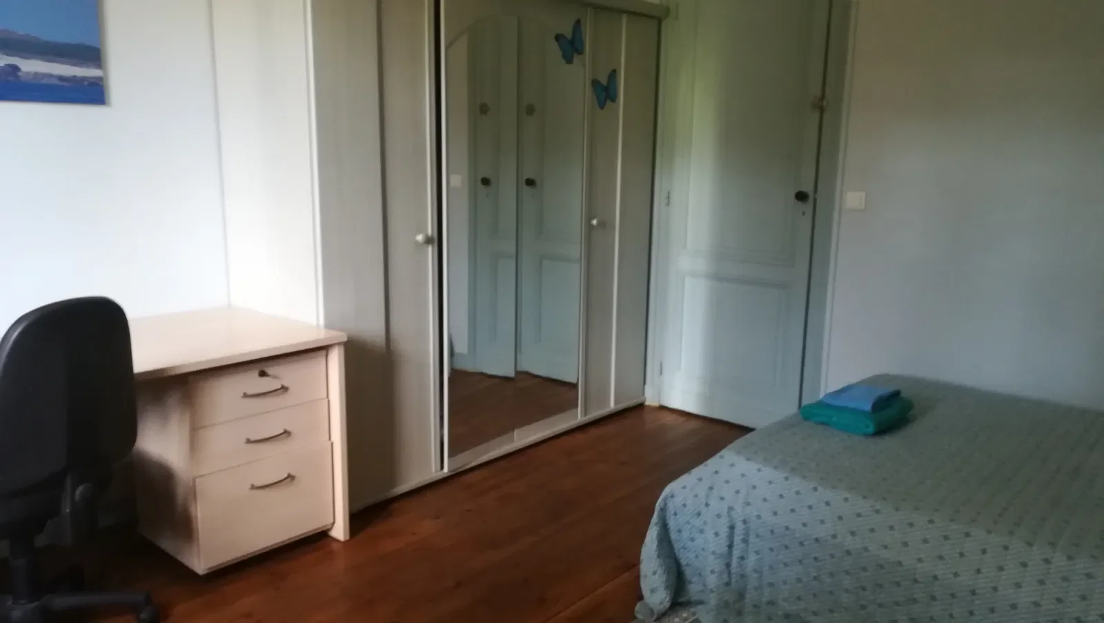 Room Rue Robert Caumont in Bordeaux