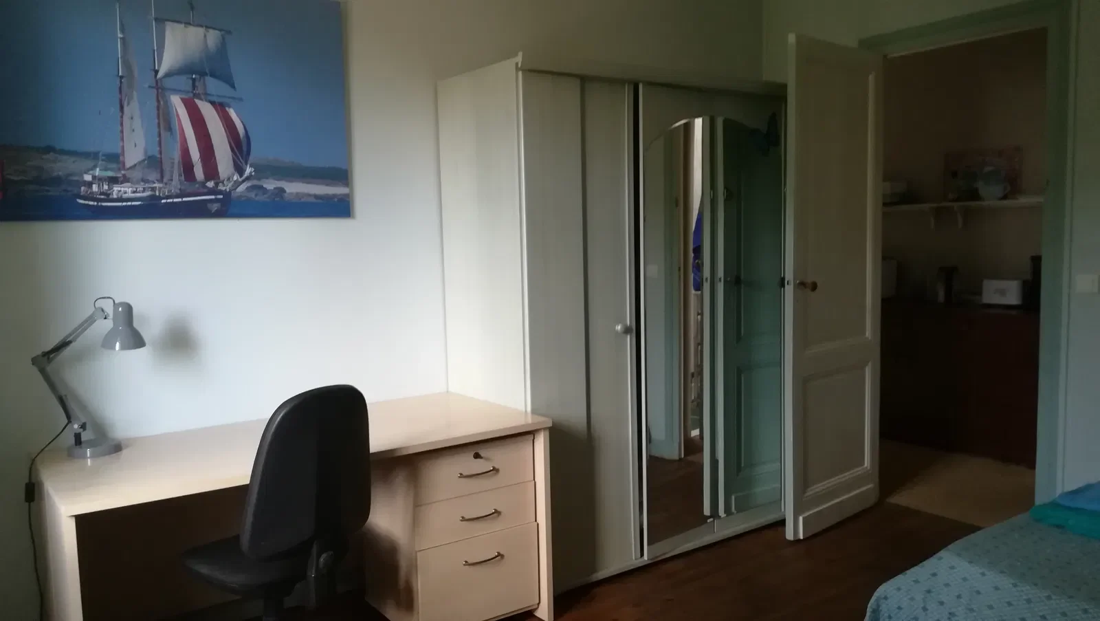 Room Rue Robert Caumont in Bordeaux