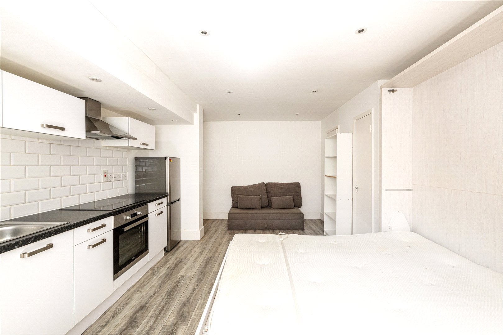 Flat Gloucester Terrace in City of Westminster