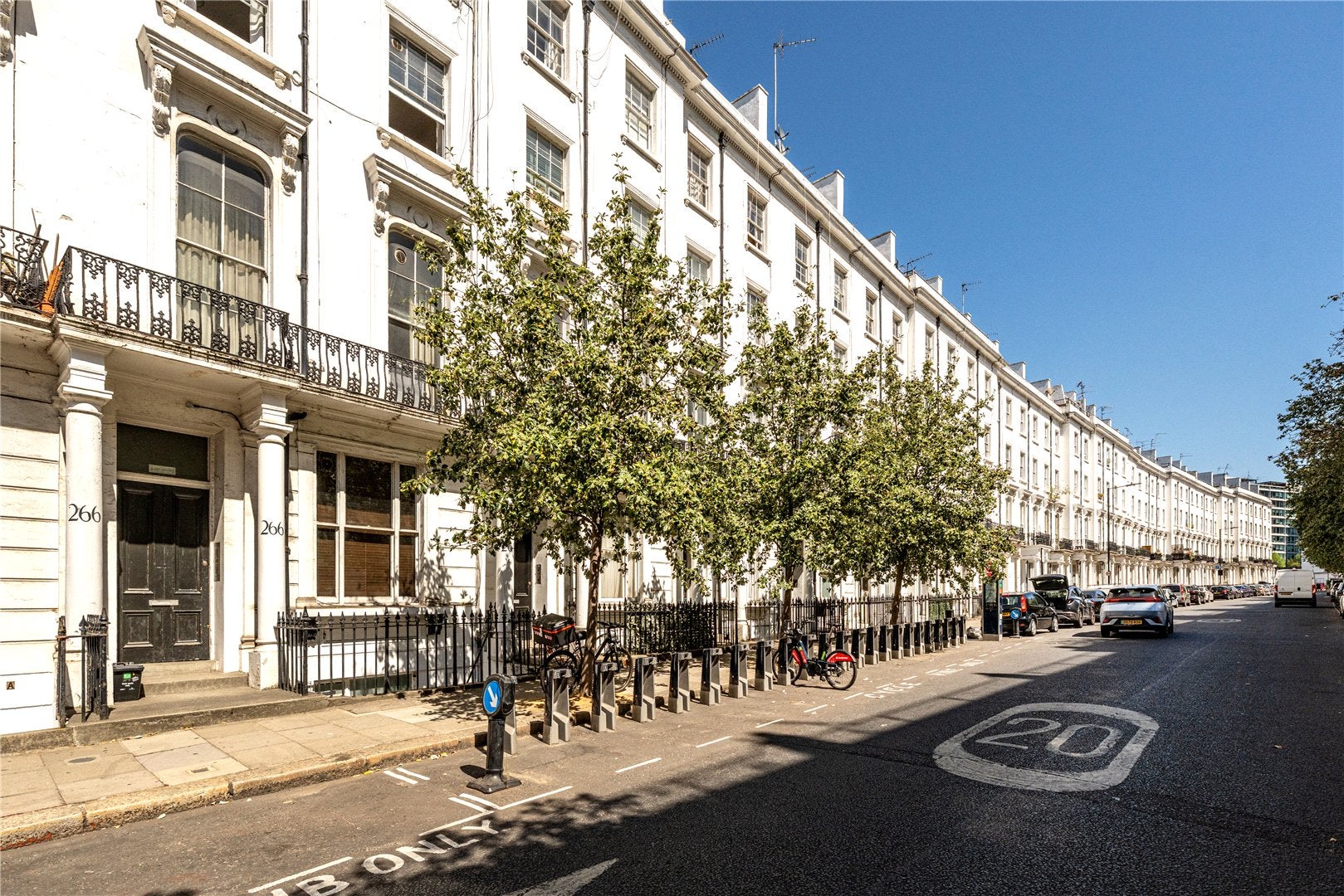 Flat Gloucester Terrace in City of Westminster