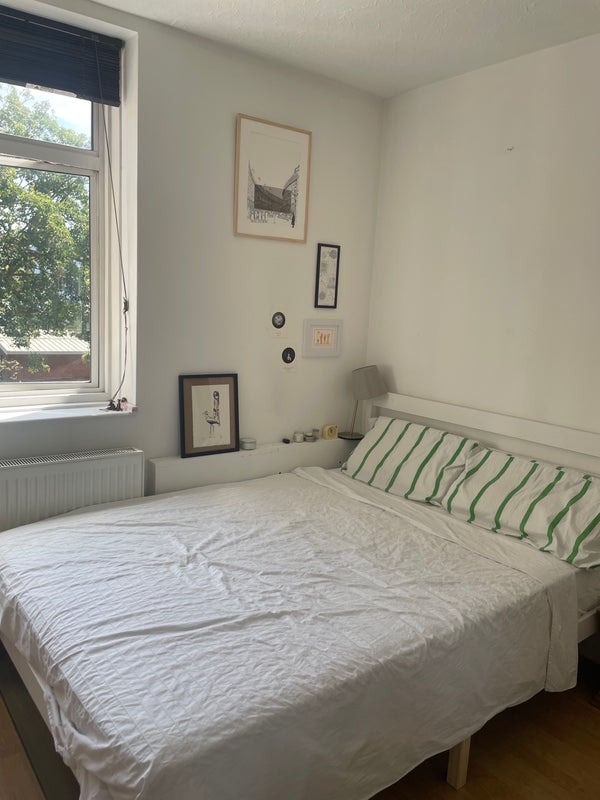Room Spring Hill in Greater London