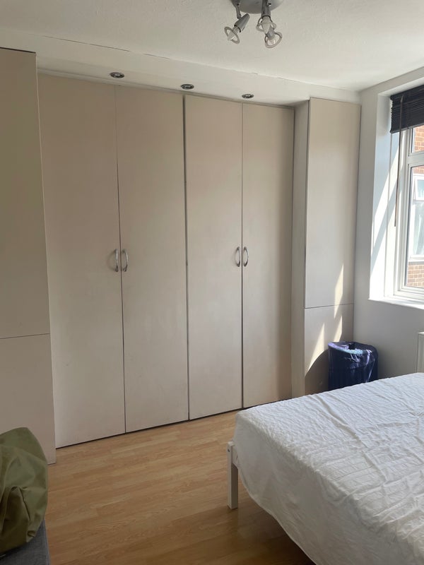 Room Spring Hill in Greater London