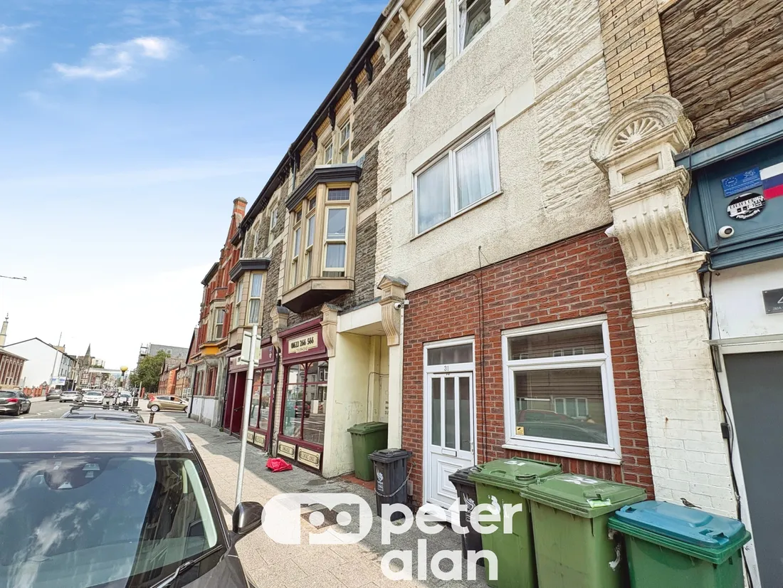 Flat Commercial Road in Newport
