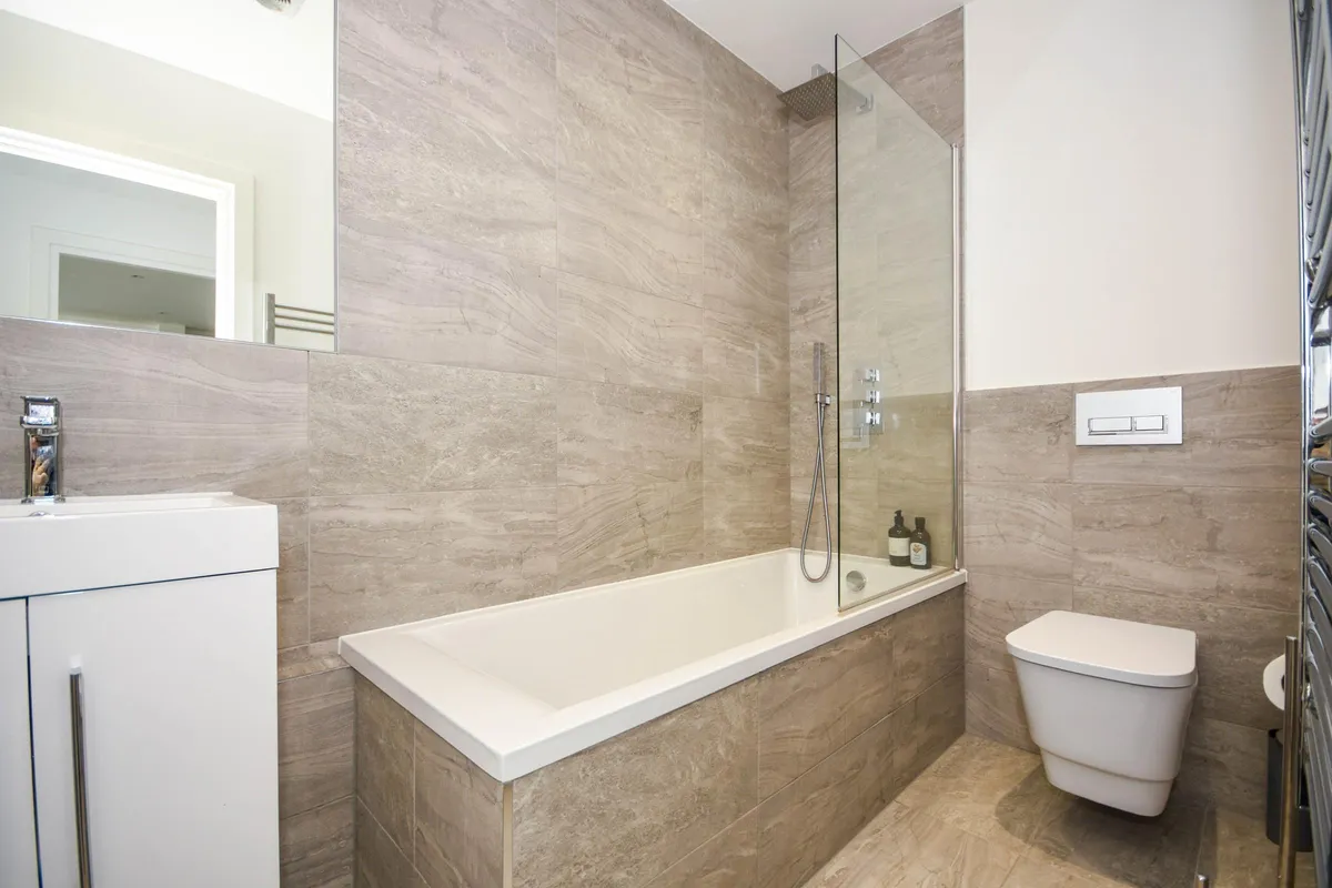 Flat Hubert Road in Brentwood