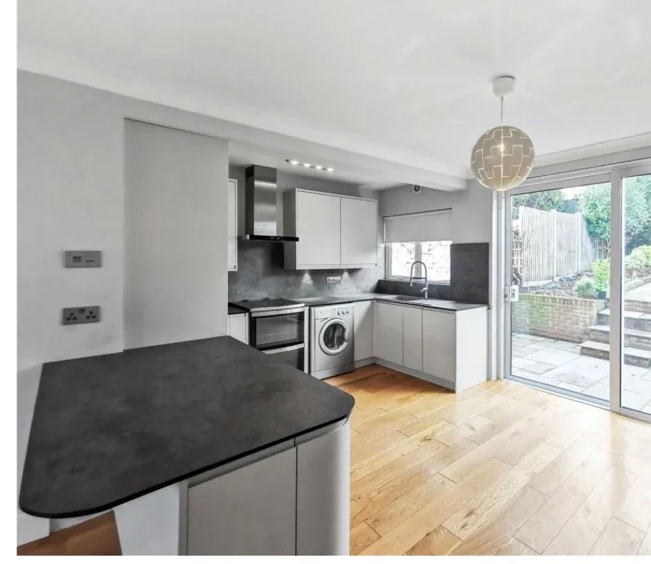 House Collindale Avenue in Greater London