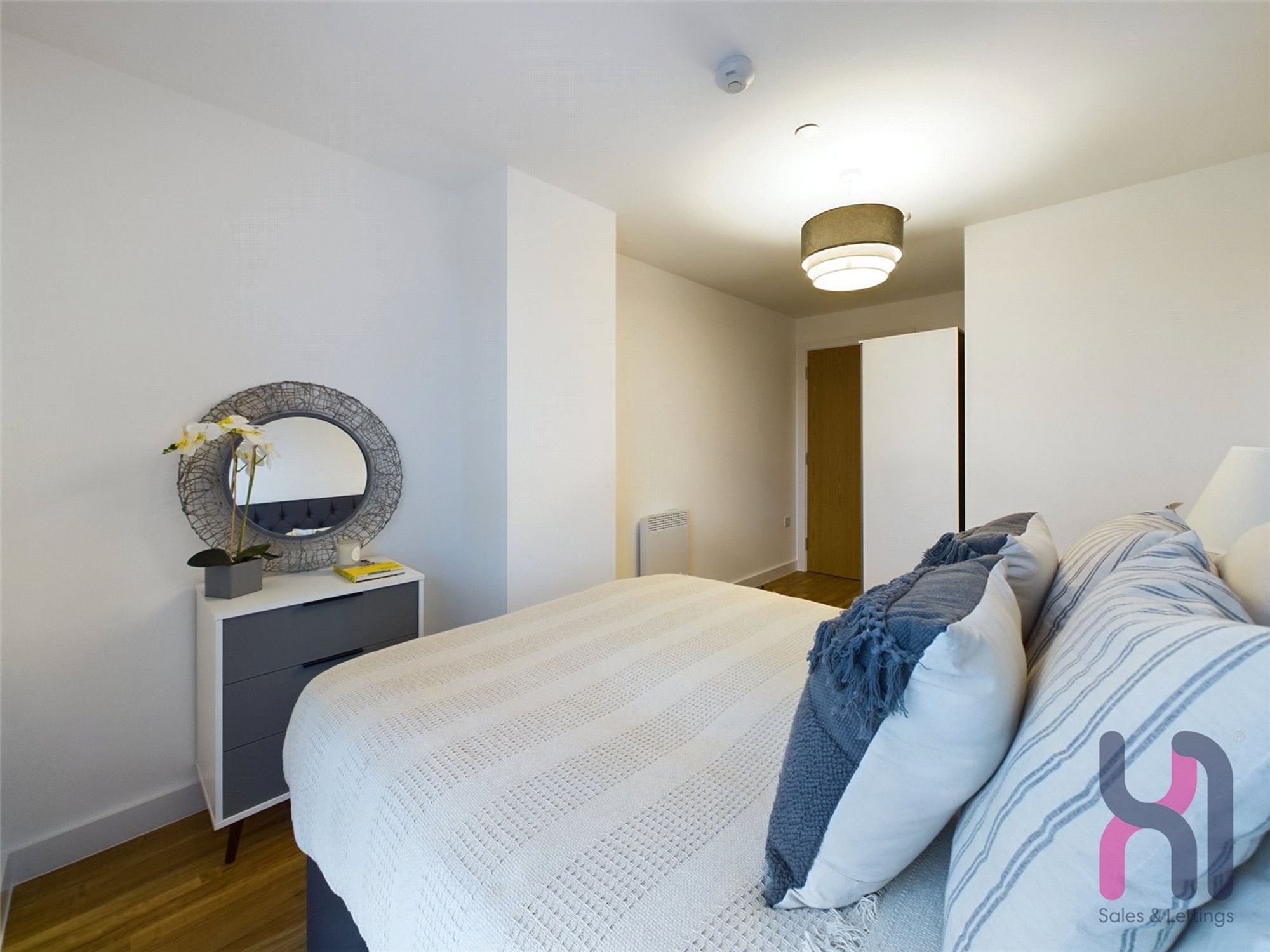 Flat Pomona Strand in Trafford