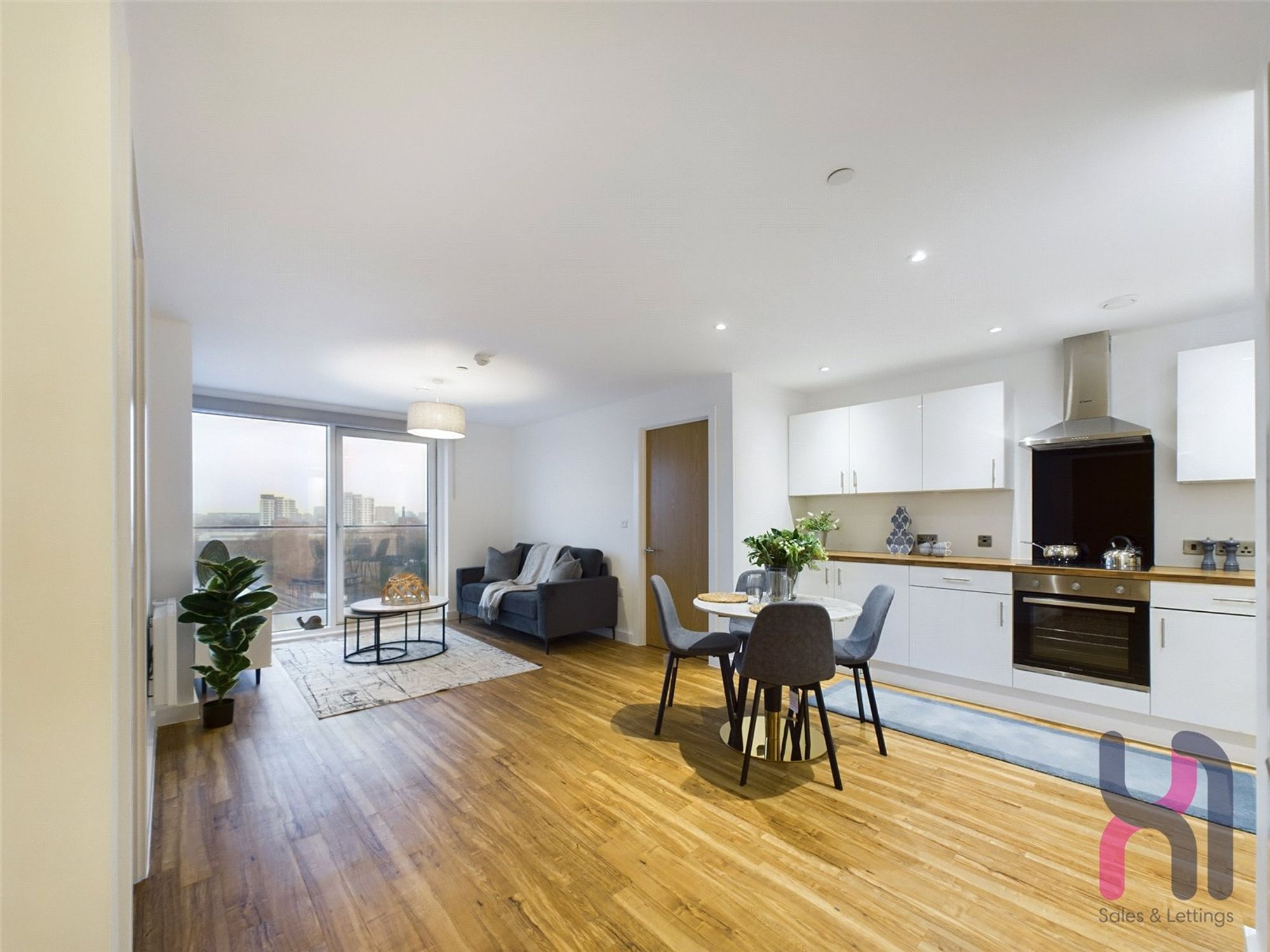Flat Pomona Strand in Trafford