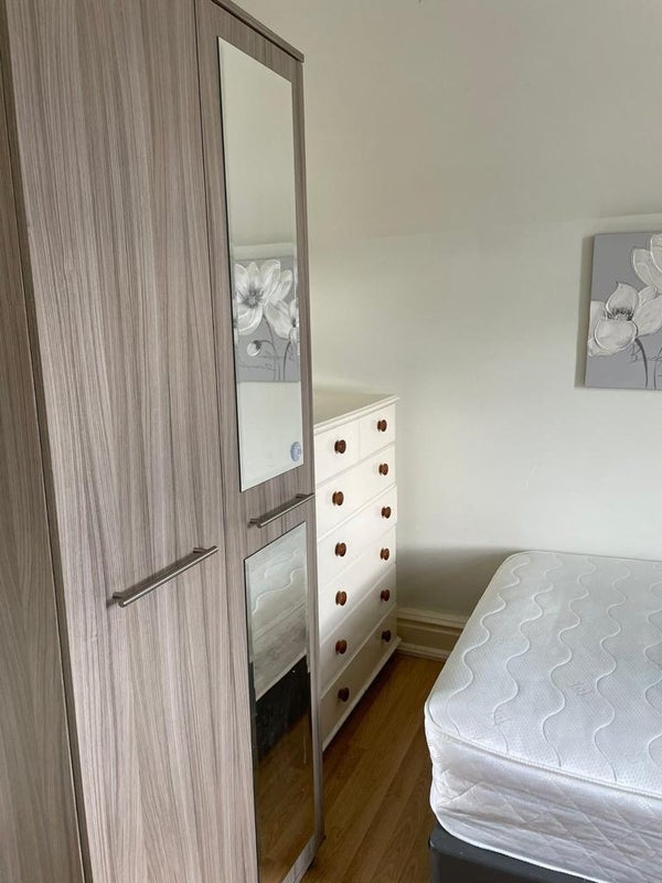 Room Pallion Road in Sunderland