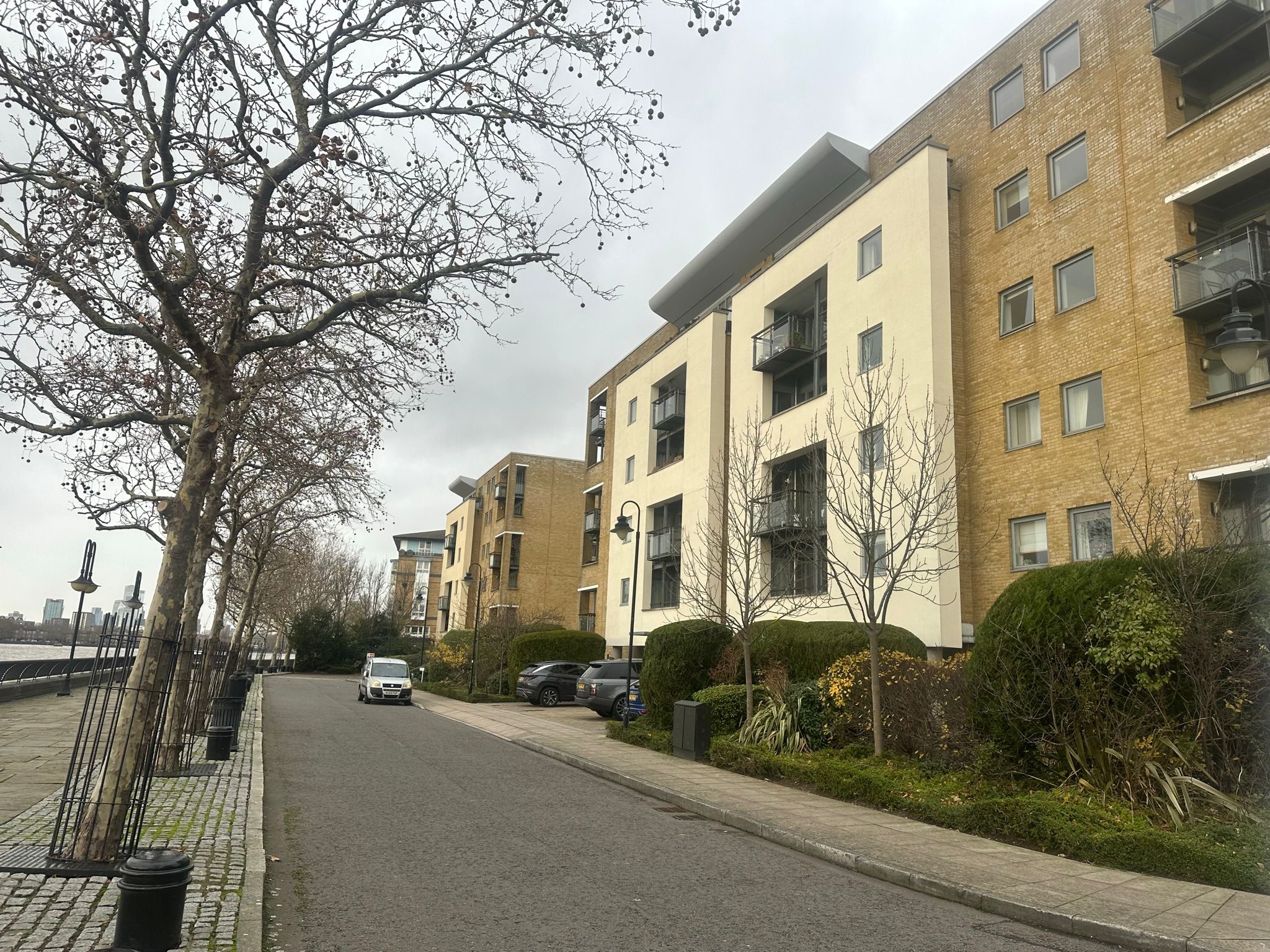 Flat Maritime Quay in Greater London