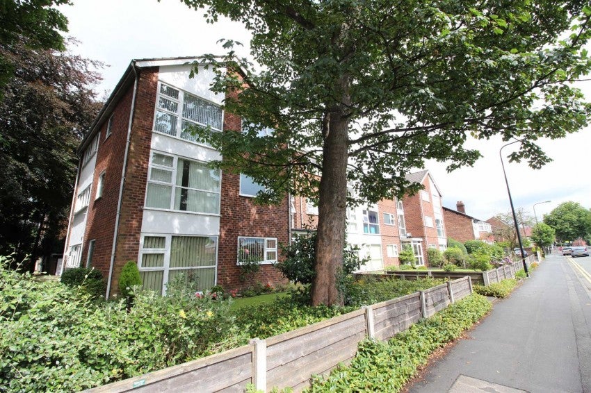 Flat York House in Trafford