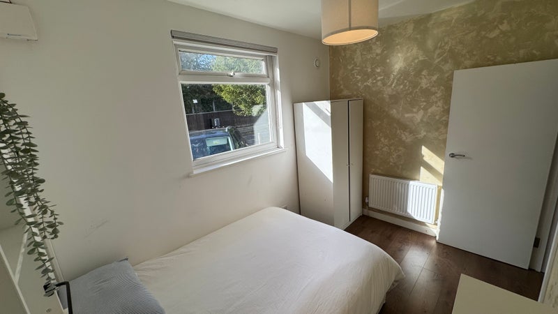 Room Spalding Road in Greater London