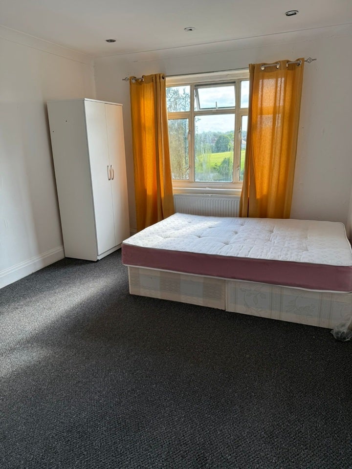 House Windermere Avenue in Greater London
