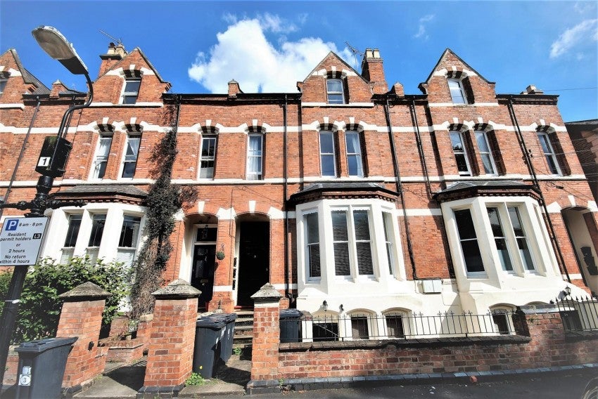 Flat Church Hill in Royal Leamington Spa