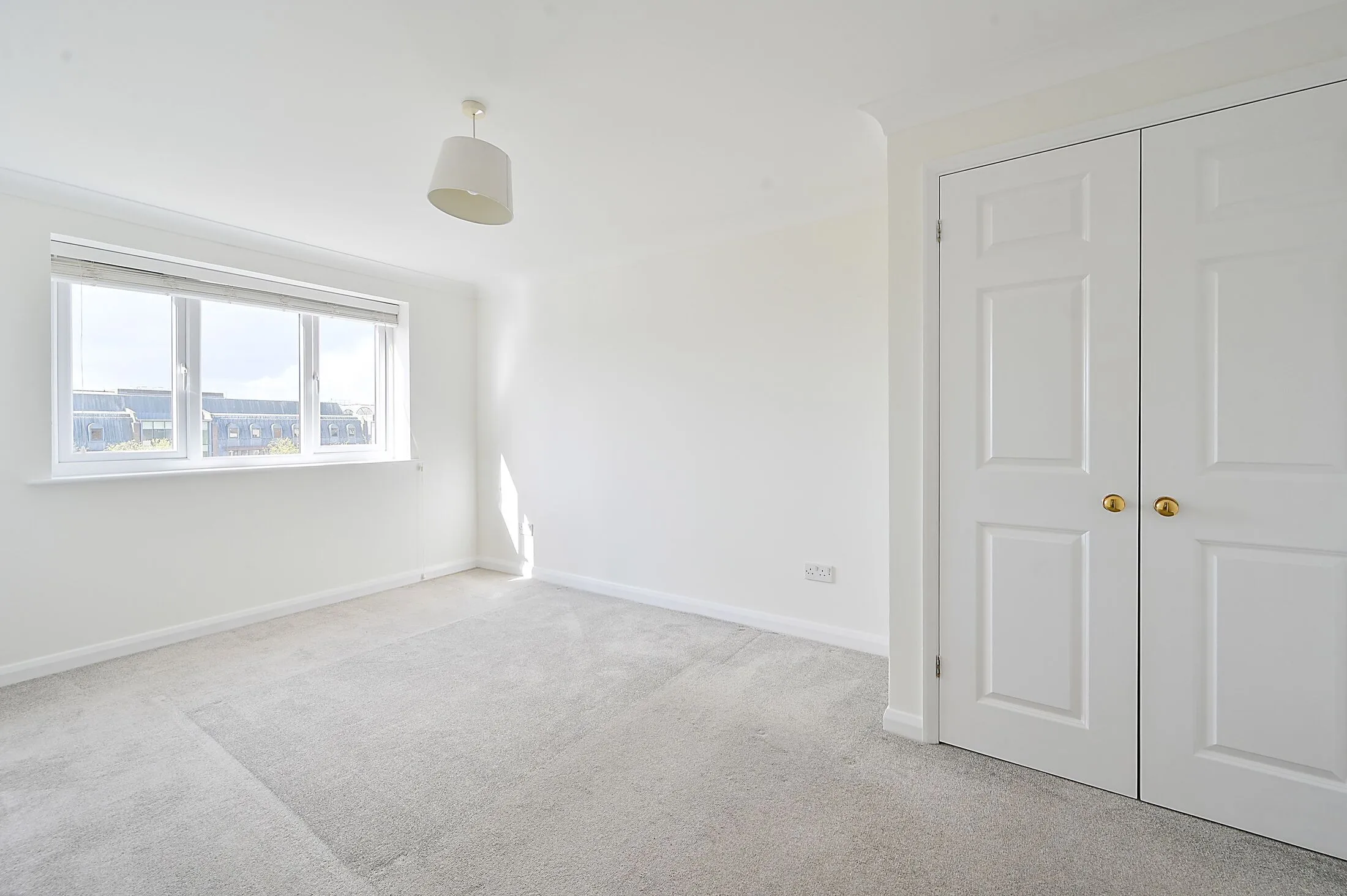 Flat Sopwith Way in Greater London