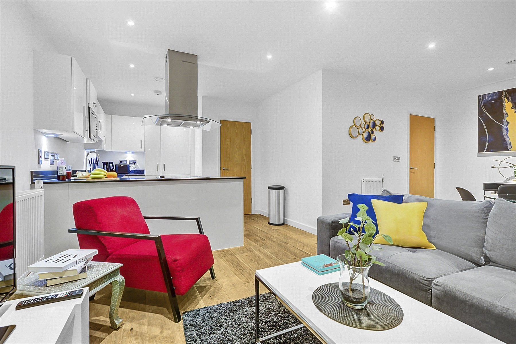 Flat Blackwall Lane in Greater London