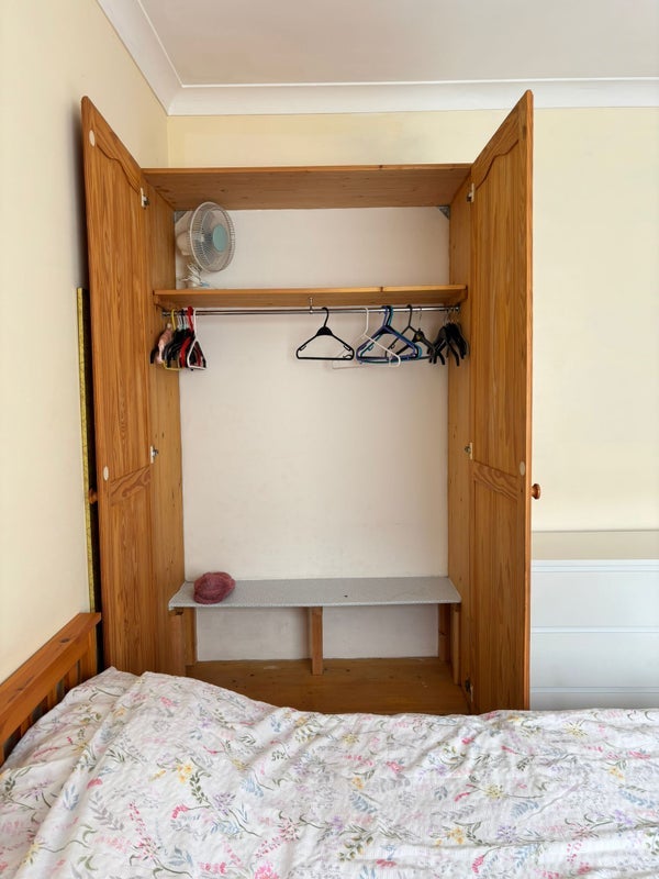 Room Holtdale Place in Leeds