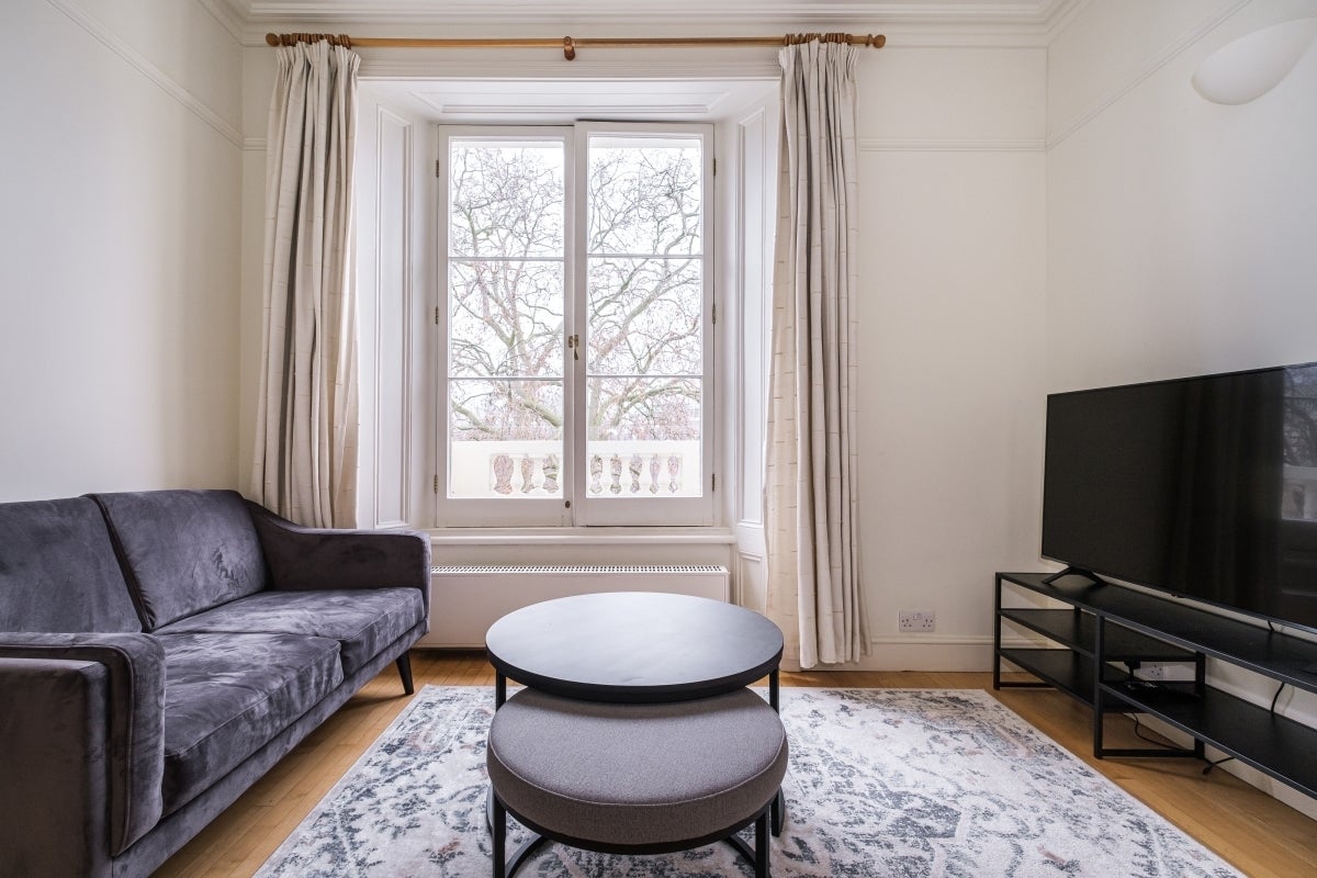 Flat Cleveland Square in City of Westminster