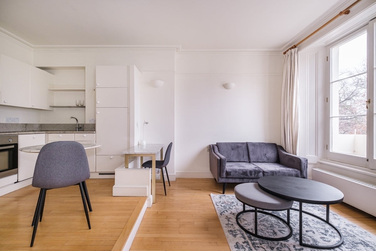 Flat Cleveland Square in City of Westminster